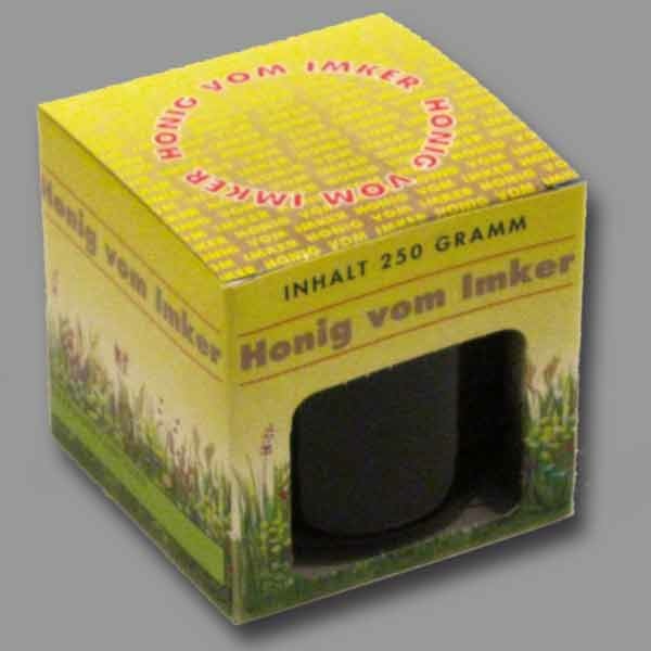 Die Faltschachtel Blumenwiese für 250g Gläser ist die perfekte Präsentationsverpackung für Ihr Honigprodukt. Mit dem typischen Honig vom Imker-Aufdruck und einem rückseitigen Stempelfeld, spiegelt sie die Handwerkskunst und Tradition wider.