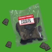 Dieser Honig-Lakritz in Bienenkorbform verbindet die...