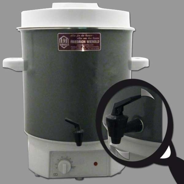 Dieser Erwärm-Topf mit Ablaufhahn eignet sich perfekt für die Zubereitung von Heißgetränken wie Met oder Glühwein. Mit einem großzügigen Inhalt von 27 Litern eignet sich der Topf ideal für Catering oder größere Veranstaltungen.