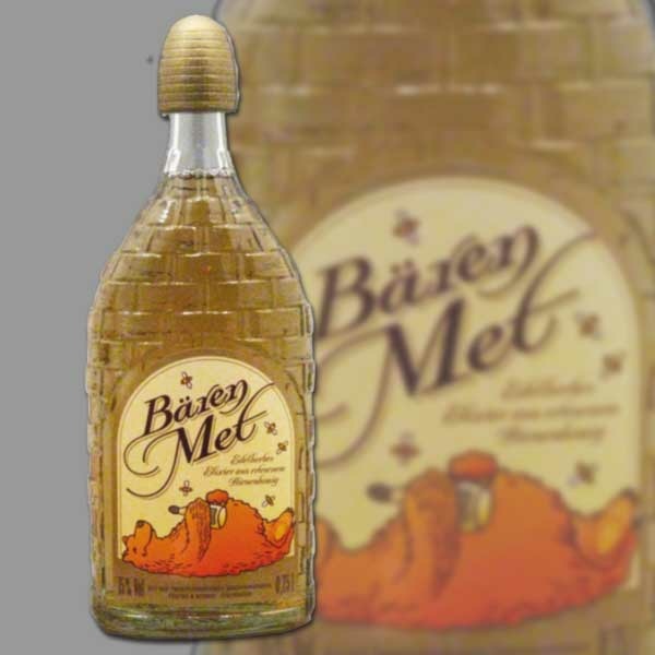 Der Bären-Met mit 15% Vol. bietet ein intensives Geschmackserlebnis aus Honig und Met. In einer 0,75-Liter-Flasche ist dieser Met ein Genuss für alle, die traditionellen Honigwein lieben.