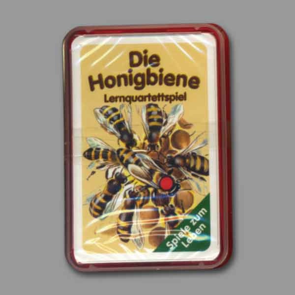 Das Bienen-Lehrquartett ist ein unterhaltsames Kartenspiel mit 32 Motiven rund um die Biene. Perfekt für kleine und große Imker*innen, die spielerisch mehr über die Welt der Bienen lernen möchten.