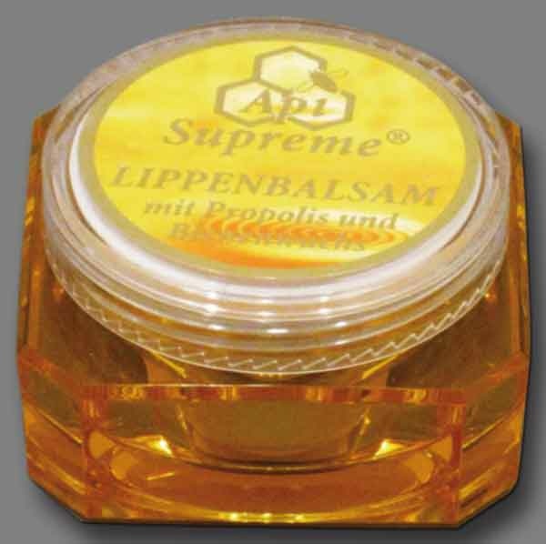 Die API - Supreme Lippenbalsam mit Propolis schützt und pflegt intensiv. Mit Bienenwachs und Propolis hilft dieser Balsam, trockene und rissige Lippen zu reparieren. Der zarte Duft von Honig und die pflegenden Eigenschaften machen ihn zu einem unverzichtbaren Pflegeprodukt.