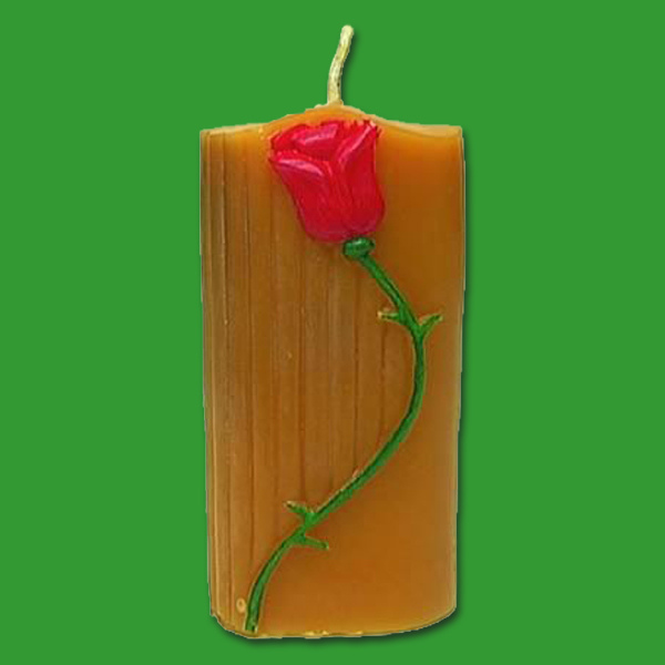 Die Zierkerze mit Rose, groß-Gießform (11 x 6 cm) lässt eine wunderschöne, große Kerze mit Rosendekor entstehen. Perfekt für festliche Anlässe und stilvolle Dekoration.