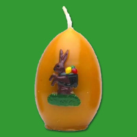 Mit der Form „Ei mit Hase“ gießen...