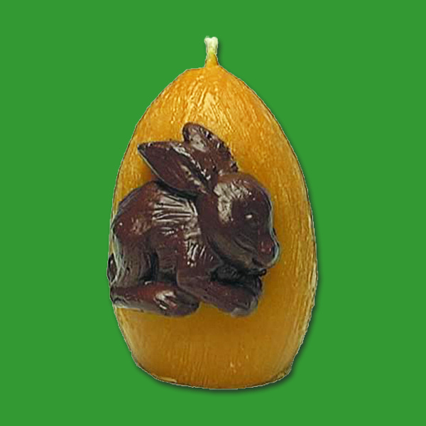 Diese filigrane Kerzengießform in Ei-Form mit liebevollen Hasenmotiven bringt österlichen Charme in Ihre Dekoration. Mit einer empfohlenen Dochtstärke Nr. 8 entsteht eine Kerze von ca. 7,5 x 6 cm und 119 g, die Ihre Osterzeit erhellt. Perfekt für Imker*innen, die Wachs kreativ nutzen möchten.