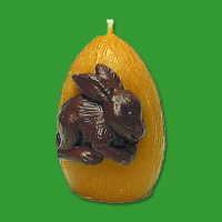Diese filigrane Kerzengießform in Ei-Form mit...