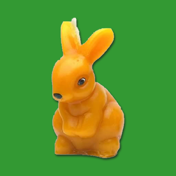 Diese formschöne Silikonform „Hase“ (6,5 x 3 cm, 30 g) ist leicht zu verwenden und perfekt für Einsteiger. Eine hübsche Kerze für jeden Osterstrauß.