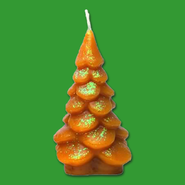 Groß und beeindruckend: Die Kerzengießform Tannenbaum eignet sich für prägnante Kerzen, die als zentrales Dekoelement fungieren. Ideal für hochwertiges Bienenwachs.