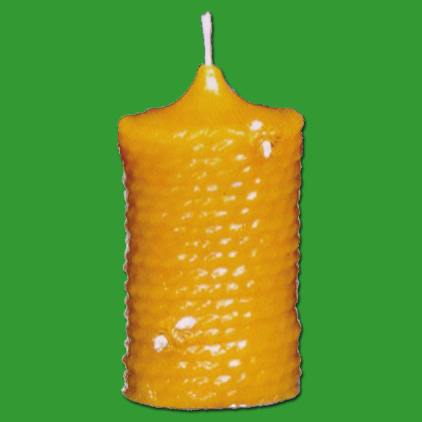 Diese formschöne Kerzengießform in Form eines Bienenkorbs ist ideal für alle, die Bienenkerzen lieben. Mit einer Größe von 11 x 5,5 cm und einem Wachsgewicht von 180 g können Sie kreative Bienenkorbkerzen für Ihre Dekoration herstellen.