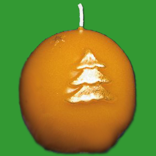 Diese Silikonform für eine Kugelkerze mit Tannenmotiv schafft eine zauberhafte Dekoration für den Winter. Der feine Tannenzweigeindruck macht jede Kerze zu einem Unikat.
