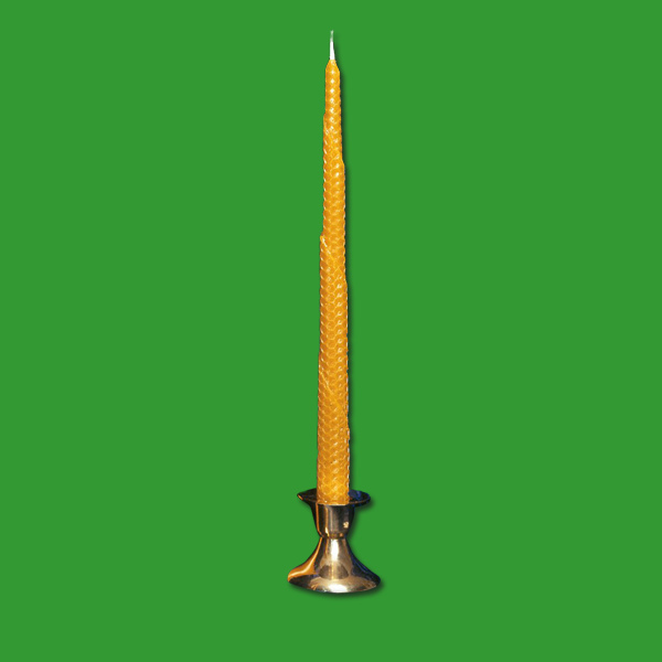 Die Waben-Tischkerze Gießform ist die ideale Wahl für Imker, die elegante Tischkerzen schaffen möchten. Mit einer Größe von 28 x 2 cm und einem Wachsgewicht von 50 g lassen sich feine Wabenkerzen für den Tisch gestalten.