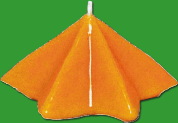 Diese Gießform für eine Kerze in Sternform eignet sich besonders für festliche Anlässe. Die Form bringt das natürliche Wachs zum Leuchten und ist ideal für kreative Imker*innen.