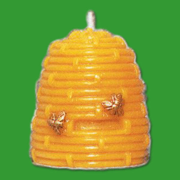 Die Gießform für einen großen Bienenkorb mit zwei Bienenreliefs ist ideal für die Herstellung einer eindrucksvollen, detailreichen Kerze im Bienen-Thema.