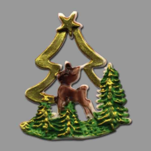 Die Kerzenverzierung „Reh vor Baum“ bringt die Natur in festlichem Design direkt in Ihre Weihnachtsdekoration. 6 bunte Verzierungen pro Packung.