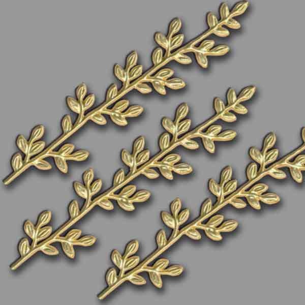 Die goldenen Deko-Borten für Kerzen verleihen jeder Kerze eine elegante und luxuriöse Optik. Ideal für Hochzeiten, Jubiläen oder besondere Momente.
