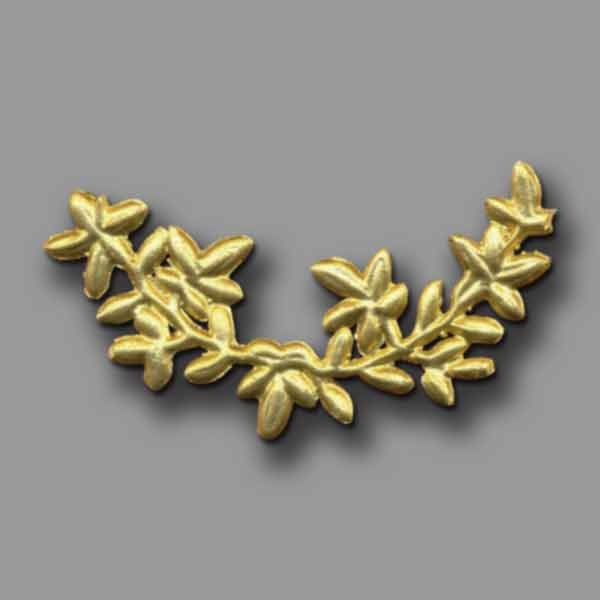 Der edle Schmuckbogen in Gold verwandelt jede Kerze in ein Kunstwerk. Mit 5 cm Breite und einfachem Handling eine perfekte Wahl für festliche Anlässe.