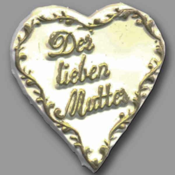 In Herzform und Weiß-Gold gestaltet, ist die Verzierung „Der lieben Mutter“ ein zauberhaftes Highlight für Ihre Kerzen. Mit 6 cm Durchmesser perfekt für persönliche Anlässe.
