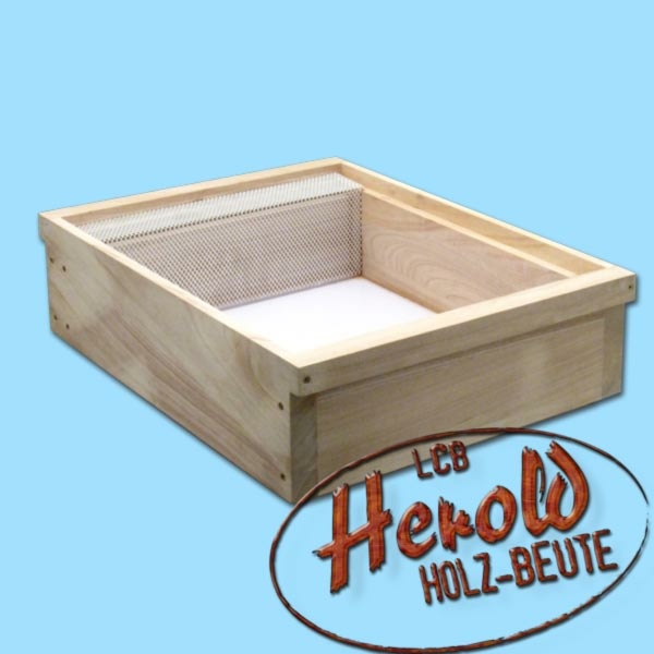 Die HEROLD Futterzarge aus Holz ist ideal zur Fütterung von Bienen. Sie kommt mit einer stabilen Alu-Lochwinkel-Abdeckung und einem seitlichen Aufstieg, der das Einfüllen von Bienenfutter erleichtert.