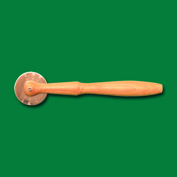Das Rollmesser eignet sich perfekt zum präzisen Zuschneiden von Mittelwänden. Mit einer scharfen Klinge sorgt es für saubere Schnitte und erleichtert das Arbeiten mit Bienenwaben/Mittelwand. Ein unverzichtbares Werkzeug für die Imkerei.
