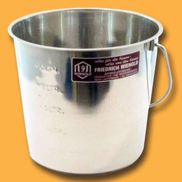 Der Wachseimer aus Edelstahl hat eine Skala bis 11 Liter und eignet sich zum Klären und Einschmelzen von Wachs. Mit seinem konischen Design und dem Rundbügelgriff ist er besonders funktional und praktisch im Umgang.