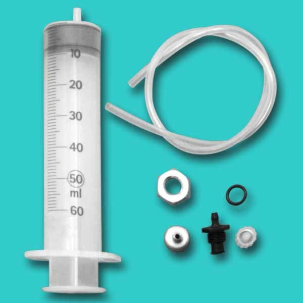 Das Ansaugset mit einer 60 ml Dosierspritze und PVC-Schlauch ermöglicht eine präzise Dosierung und einfache Anwendung von Ameisen- oder Oxalsäure. Das Set enthält alle notwendigen Komponenten wie Ballastgewicht, Ringdichtung und Kanüle.