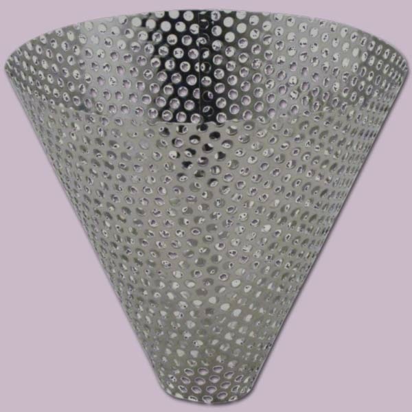 Dieser hochwertige Kegeleinsatz aus robustem Edelstahl-Lochblech sorgt für optimale Wärmeverteilung und schützt Nylonsiebe effektiv. Mit seinem präzisen Design und der variablen Größe ist er ein unverzichtbarer Helfer für Imker*innen, die Wert auf Effizienz und Qualität legen.