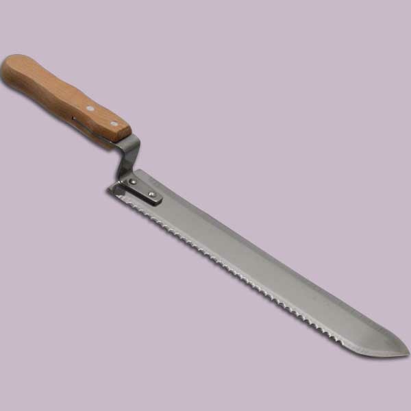 Hochwertiges Entdecklungsmesser mit Wellenschliff auf einer Seite und glatter Schneide auf der anderen. Perfekt für saubere und präzise Wabenentdeckelung.