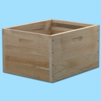 Die MCB Brutraumzarge-Dadant-US aus Holz ist speziell...