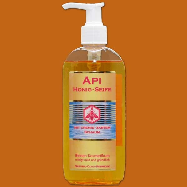 Die API-HONIG-SEIFE in flüssiger Form pflegt Ihre Hände sanft mit cremigem Schaum, während der ausgewählte Bienenhonig die Haut mit Feuchtigkeit versorgt. Der spritzig-süße Orangenduft rundet das Pflegeerlebnis ab.