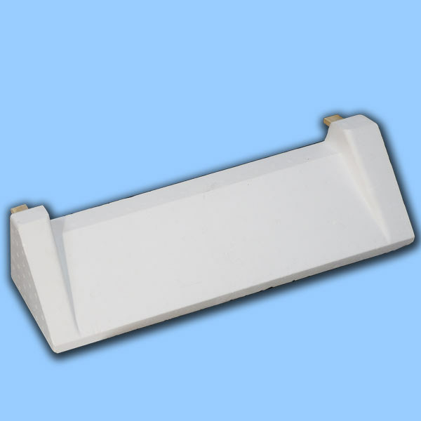 Das LCB-DN-Flugbrett aus Hart-Styropor® bietet eine zusätzliche Anflugfläche und ist ideal für die Verbesserung des Flugzugangs. Mit den Maßen 16 x 49 cm und einer Höhe von 13 cm ist es für den Universalboden konzipiert und sorgt für eine gute Belüftung.