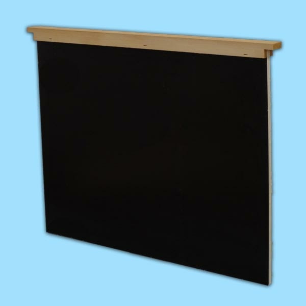 Das DN 1½-Einengschied sorgt für eine präzise Einengung des Brutraums und optimiert die Nutzung der Zarge. Mit den Maßen 394 mm x 370 mm und einer Höhe von 338 mm ist es ideal für eine effiziente Imkerei.
