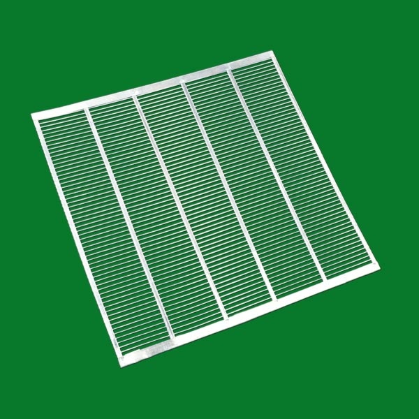 Das Metall-Absperrgitter für Dadant Blatt 12 Waben ist 480 x 480 mm groß und ideal für die Verwendung im Holzrahmen. Der Gitterabstand von 4,2 mm ist besonders geeignet, um die Beute sicher zu betreiben, auch bei der Anwendung von Ameisensäure.