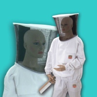Diese APILAT®-Imkerschutzbluse in Größe 4...