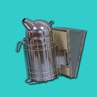 Der Nirosta-Smoker mit einem Durchmesser von 10 cm ist...