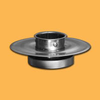 Der Ballon-Futterteller aus Edelstahl ist eine langlebige und hygienische Lösung zum Einsatz in Spundlöchern. Mit einer beweglichen Scheibe passt er perfekt für Futterballons und ermöglicht eine effiziente Fütterung der Bienen.