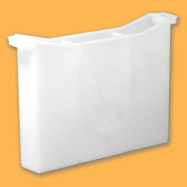 Die Futtertasche MINI Plus (215 x 159 mm) aus lebensmittelechtem Kunststoff ist spülmaschinenfest und mit geriffelten Innenwänden ausgestattet, die den Bienen einen leichten Aufstieg ermöglichen. Sie fasst ca. 0,8 Liter und ist ideal für kleinere Bienenvölker.