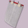 Diese Entdecklungswachstasche aus strapazierfähigem Nylon ist ideal zum Ausschleudern von feuchtem Entdecklungswachs. Mit den Edelstahl-Korbhaken und der praktischen Größe von 37 x 29 cm lässt sich das Wachs effizient und sauber abtrennen. Ein unverzichtbares Zubehör für Imker, die ihre Schleuderkörbe optimal nutzen wollen.