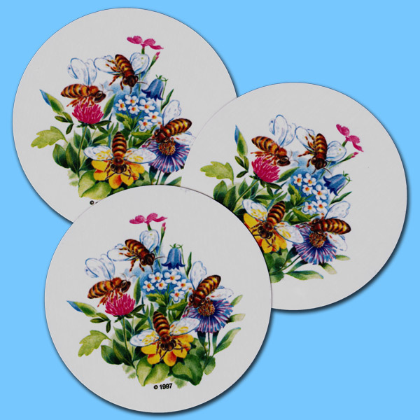 Die Deckel-Einlagen für neutrale 500g-Gläser sind ideal für das Abdichten von Honiggläsern. Mit 100 Stück pro Packung bieten sie eine kostengünstige Lösung, um Gläser zuverlässig zu verschließen und die Qualität des Honigs zu bewahren.