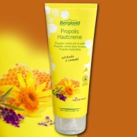 Die Propolis-Hautcreme mit Arnika und Lavendel ist...