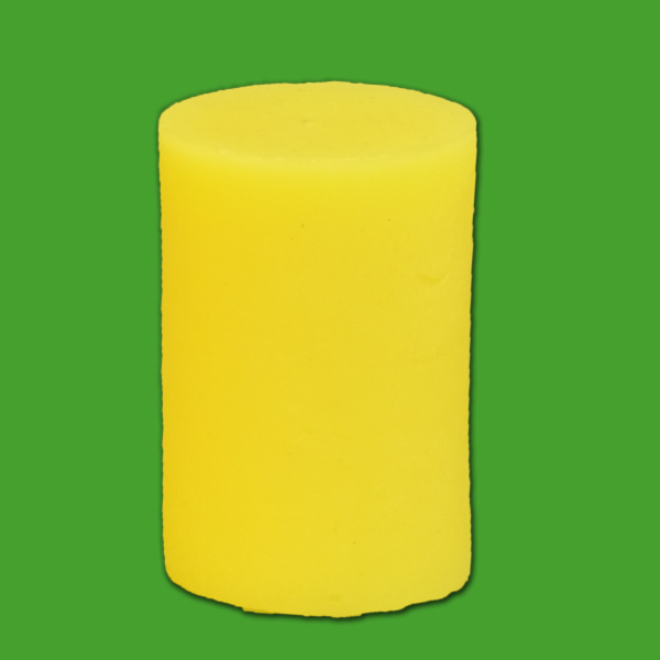 Diese kleine Stumpen-Kerzengießform ist perfekt für Imker*innen, die edle Miniaturkerzen im Handumdrehen zaubern möchten. Mit einer Größe von 5,7 x Ø 3,6 cm und einem Wachsgewicht von 60 g ist sie die ideale Wahl für feine, handgemachte Kerzen im kleineren Format.