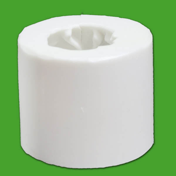 Die Kugel mit Innenmuster ist eine wahre Freude für alle, die einzigartige Kerzen lieben. Mit einem Durchmesser von 8,5 cm und einem Wachsgewicht von 270 g lässt diese Form prächtige, detailreiche Kugelkerzen entstehen. Ein Meisterwerk für besondere Dekorationen.