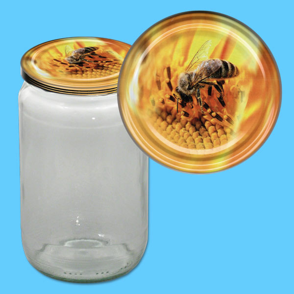 Das runde Honigglas mit TO-Deckel zeigt eine Biene auf einer Sonnenblume und eignet sich hervorragend für die Präsentation von 1000 g Honig. Mit seinem 82 mm Durchmesser und dem charmanten Design ist es ein echter Hingucker für jedes Honigglas-Set.