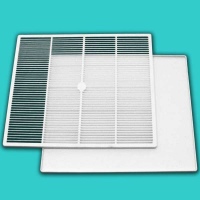 Das Varroa-Windel/Untersuchungsgitter misst 30 x 25 cm...