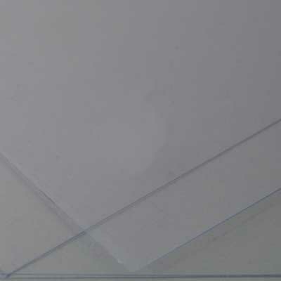 Die glasklare Abdeckplatte -DN- schützt Ihre Rähmchen zuverlässig vor Verunreinigungen. Mit einer Stärke von 0,4 mm und einer Größe von 435 x 435 mm bietet sie optimale Stabilität bei minimalem Gewicht.