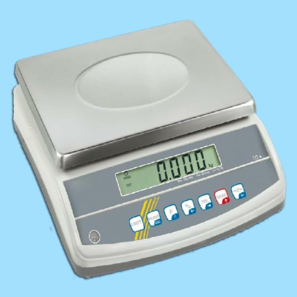 Diese elektrische Tischwaage ist eichfähig und eignet sich perfekt für die präzise Messung von Honig oder anderen Imkerprodukten. Sie hat einen Wiegebereich von bis zu 6 kg und kann sowohl per Netzanschluss als auch mit Akku betrieben werden.