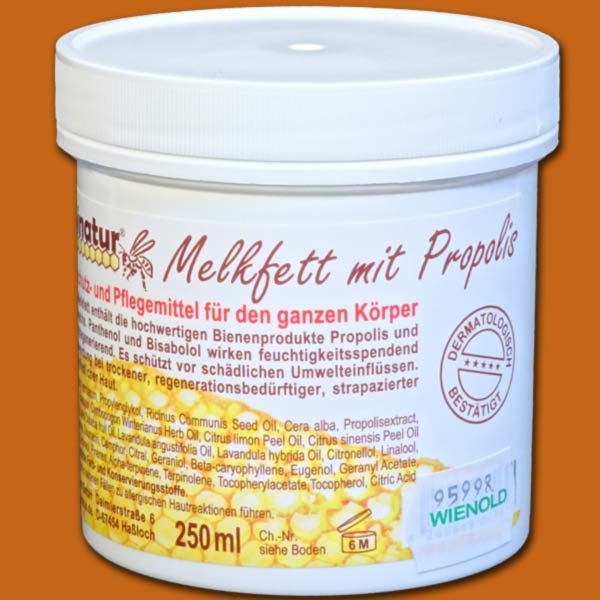 Das Melkfett mit Propolis schützt und pflegt die Haut auf natürliche Weise. Mit einer speziellen Kombination aus Bienenwachs und Propolis eignet es sich perfekt für strapazierte Haut.