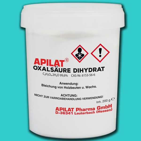 Oxalsäure-Kristalle in der 200 g Packung sind ideal für die Reinigung von Wachs und zur Bekämpfung von Varroa. Die Kristalle können gezielt zur Varroabehandlung eingesetzt werden, um die Gesundheit der Bienenvölker zu fördern. Die Verwendung von Oxalsäure in kristalliner Form ermöglicht eine präzise Dosierung und eine effektive Bekämpfung der Milben, die in brutfreien Völkern zur Anwendung kommt.